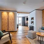 Zwoelferhaus Szálloda 4*