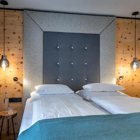 Das Zwolferhaus Отель 4*