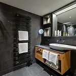 Zwoelferhaus 4*
