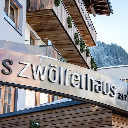 Zwoelferhaus