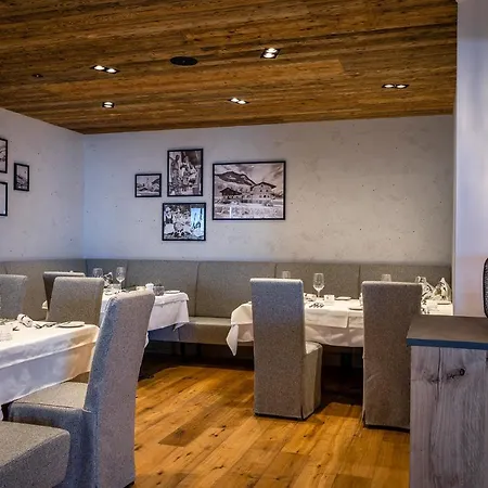 Ξενοδοχείο Zwoelferhaus