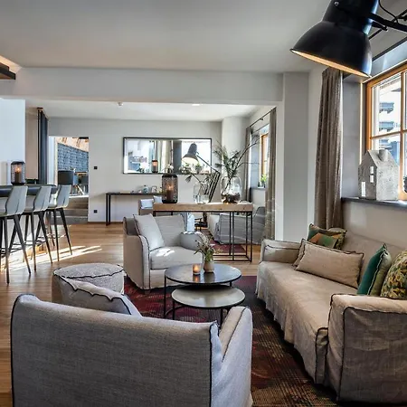 Ξενοδοχείο Zwoelferhaus 4*