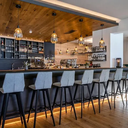 Zwoelferhaus Hotel 4*