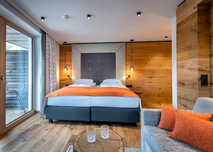 Zwoelferhaus Hotel 4*