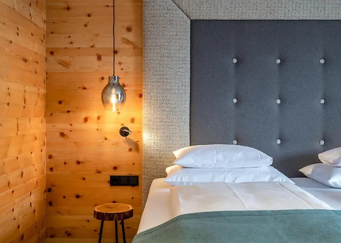 Hotel Zwoelferhaus 4*