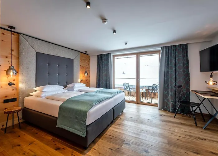 Hotel Zwoelferhaus 4*